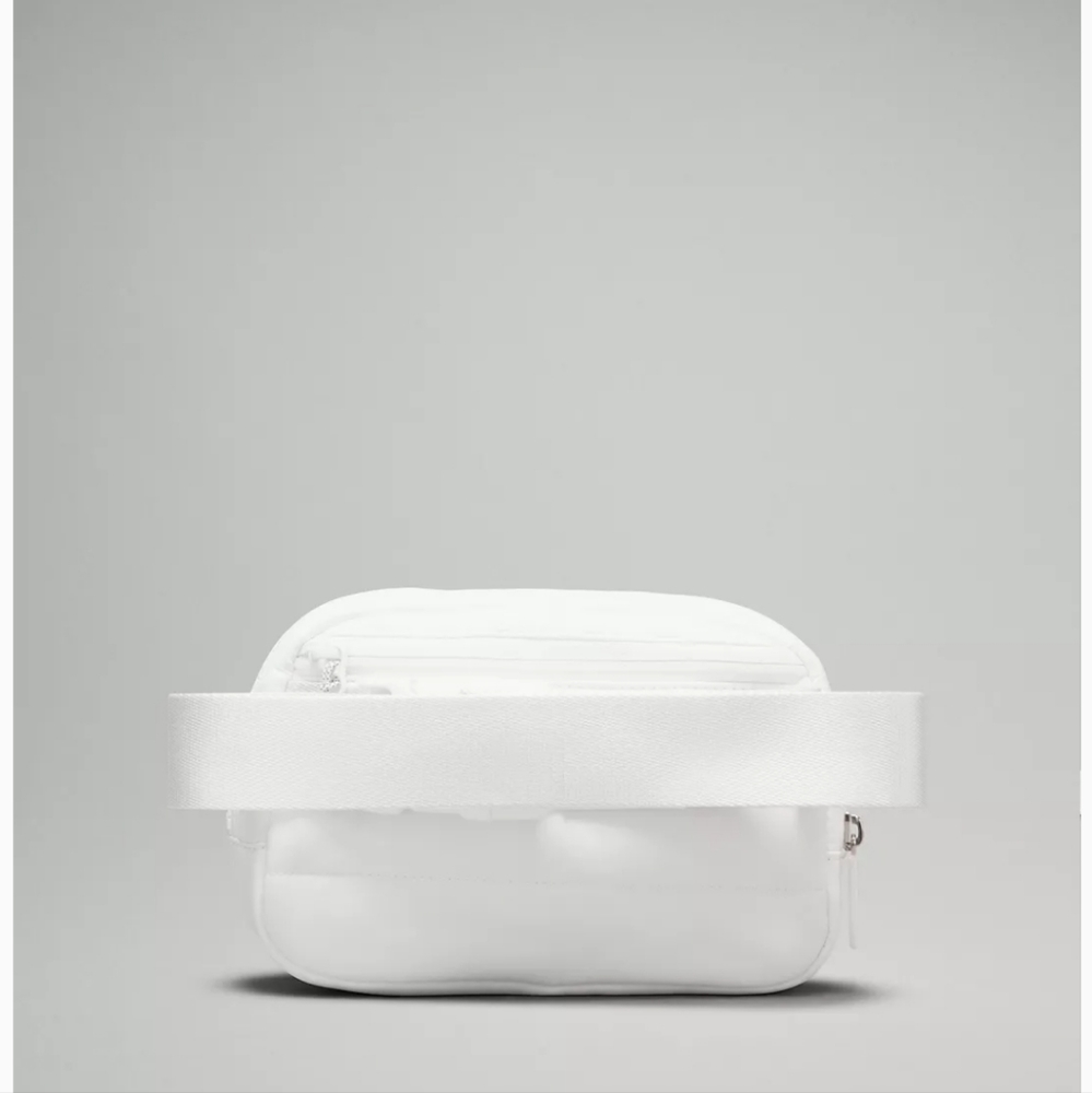 ๐๏ธ LULULEMON EVERYWHERE BELT BAG WUNDER PUFF 1L - WHITE - Picture 3 of 11